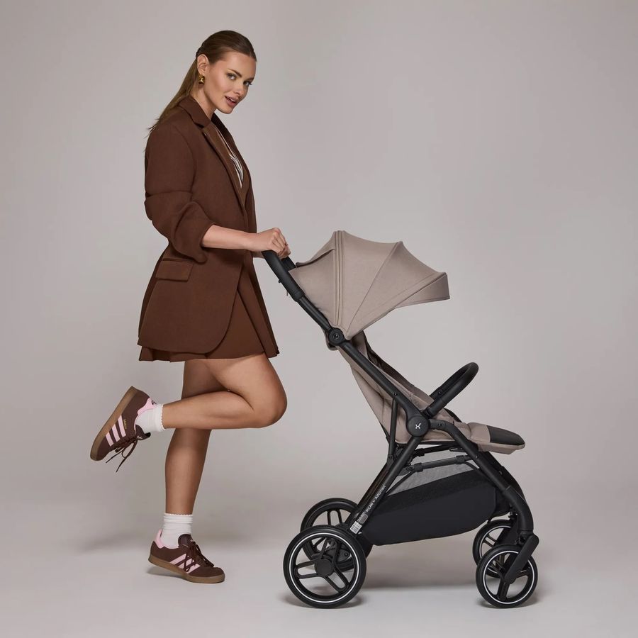 Прогулочная коляска Adamex Milan Black